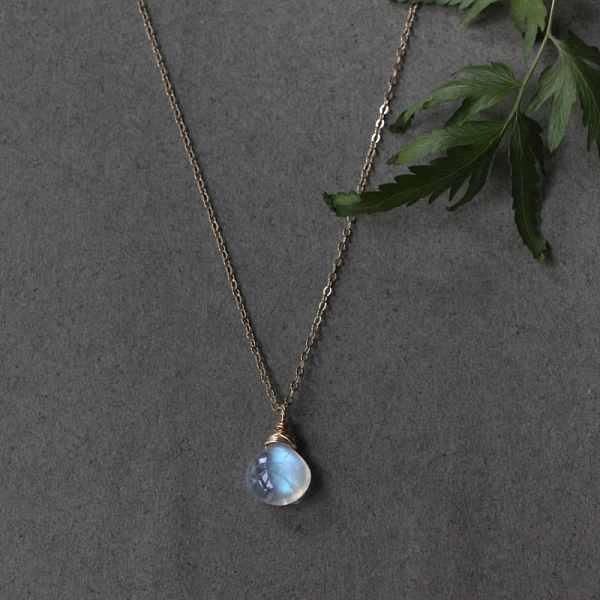 小灯泡 天然月光石水晶项链 14kgf 閨蜜生日 诞生石